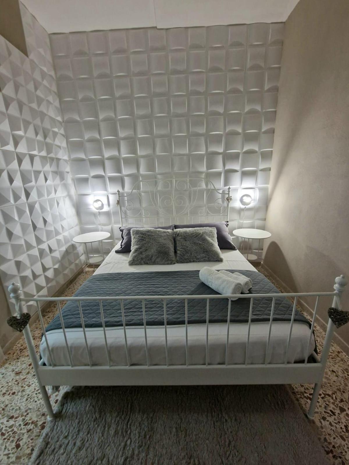 Апартаменты Delizia House Ortigia,Centro Citta, Vicino Al Mare Сиракузы Экстерьер фото